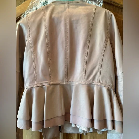 BCBG dusky pink 100% leather peplum jacket Size:Medium Professionally DryCleaned - Picture 10 of 15